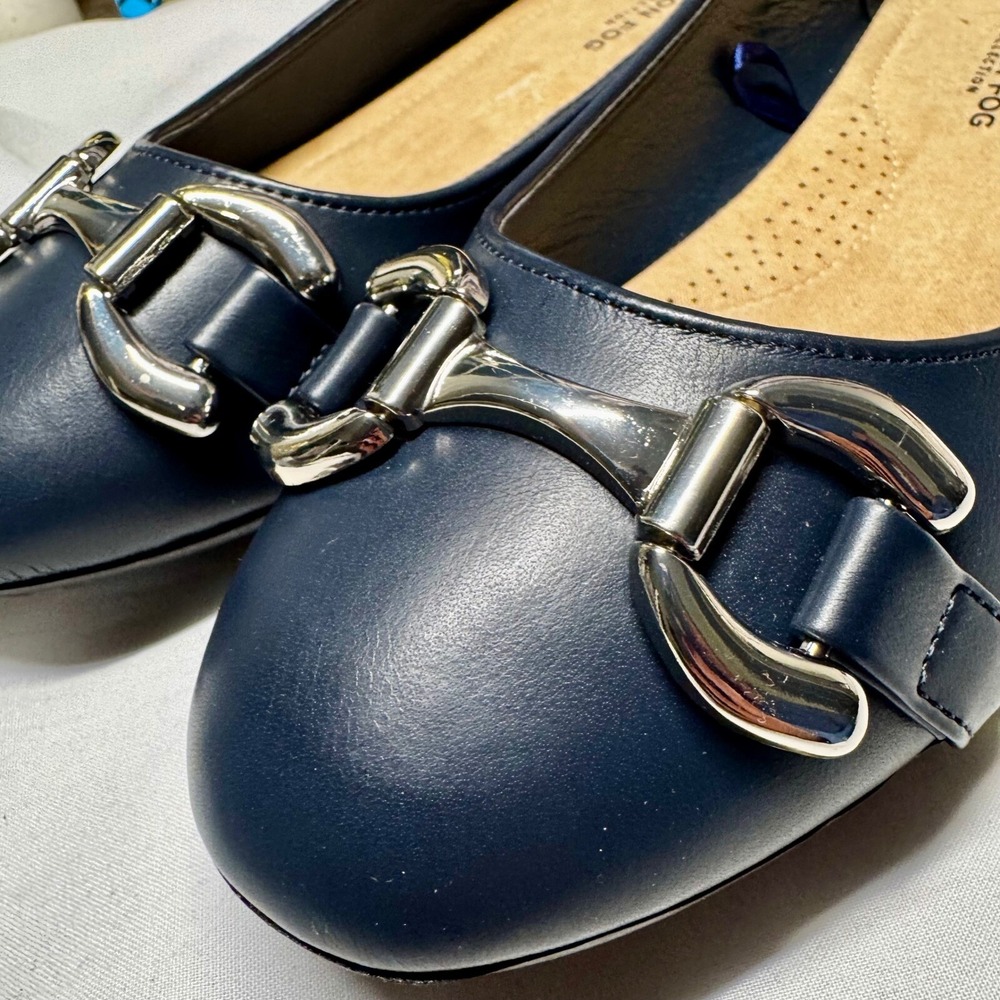 Navy ballet flats silver buckle toe. London Fog Collection‎ 7 EUC - Picture 8 of 8